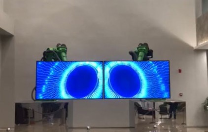 機械臂動態(tài)拼接屏展示