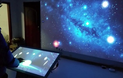 感應(yīng)式飛屏多媒體互動系統(tǒng)